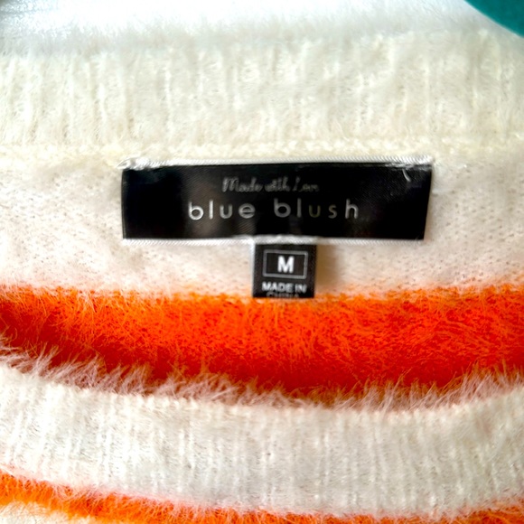 Super soft Blue Blush Cropped Sweater Size Medium - Picture 2 of 4